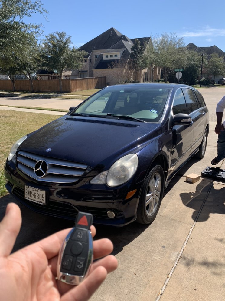 car key replacement in Phoenix, AZ